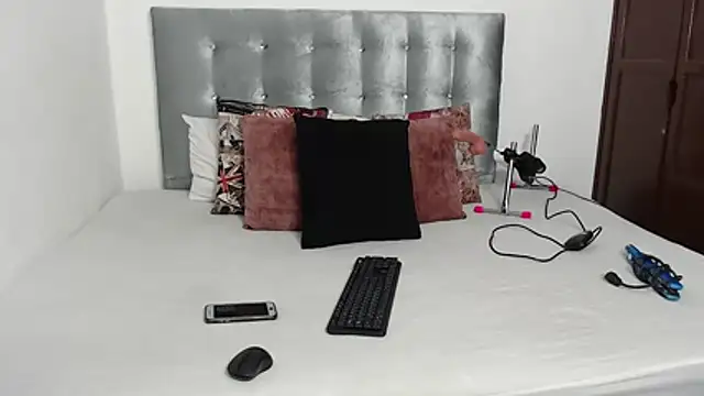 DaiishaWolf online show from 11.05.25