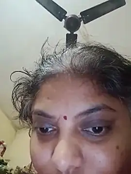 Snapshot of Cute_radhaaa chatting on 11.06.25 Cute radhaaa online show from 11.06.25