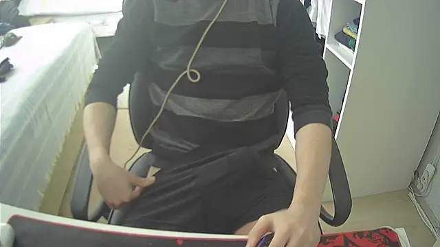 Snapshot of TurkYasura chatting on 12.16.25 TurkYasura online show from 12.16.25