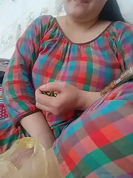 Snapshot of _Babyrose_ chatting on 05.17.26 Babyrose online show from 05.17.26