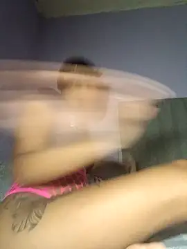 Liaprettygirl online show from 10.16.25