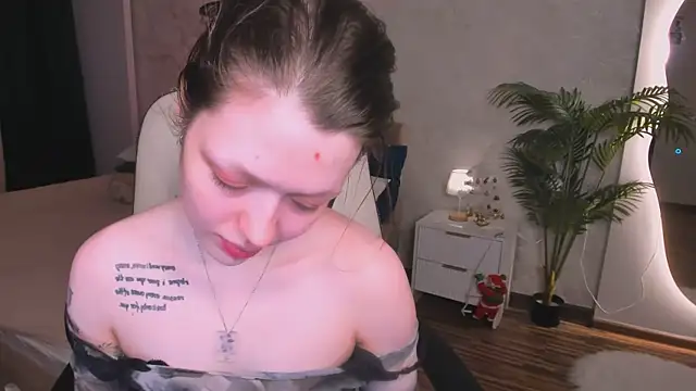 Lunar Lily online show from 01.19.26