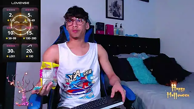 Gael Jones online show from 10.21.25