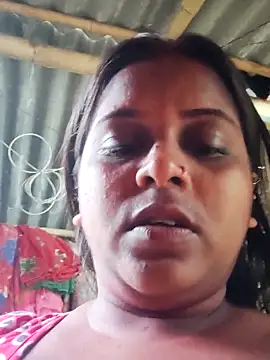 Snapshot of Hot-Show2 chatting on 10.04.25 Hot-Show2 online show from 10.04.25