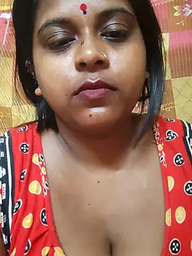 Snapshot of Hot-Show2 chatting on 10.29.25 Hot-Show2 online show from 10.29.25