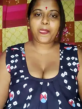 Snapshot of Hot-Show2 chatting on 10.29.25 Hot-Show2 online show from 10.29.25