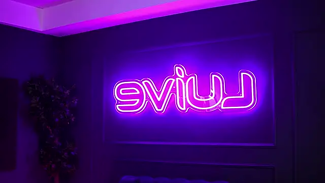 SiennaRuh online show from 10.28.25