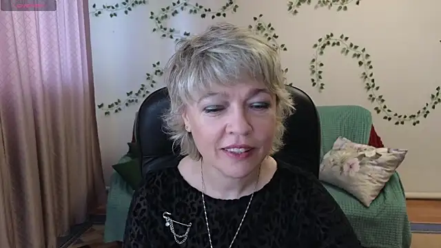 Snapshot of Rosette_Pricky chatting on 05.17.26 Rosette Pricky online show from 05.17.26