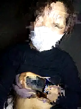 Snapshot of qychiu chatting on 11.12.25 qychiu online show from 11.12.25