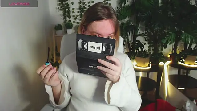 Amanda Butlerr online show from 12.17.25