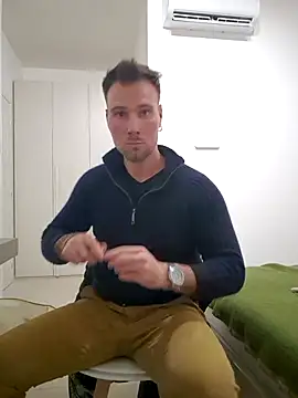 Snapshot of mrlyuis chatting on 11.27.25 mrlyuis online show from 11.27.25