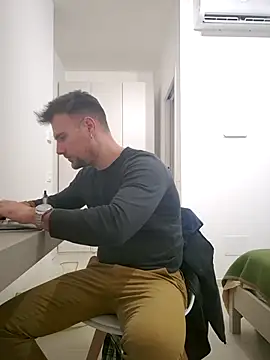 Snapshot of mrlyuis chatting on 12.16.25 mrlyuis online show from 12.16.25