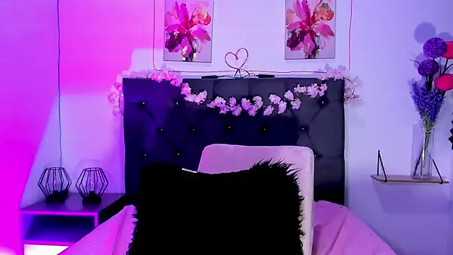 SagiraBelle online show from 04.18.26