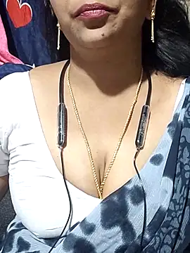 Snapshot of telugu-juliet chatting on 04.11.26 telugu-juliet online show from 04.11.26