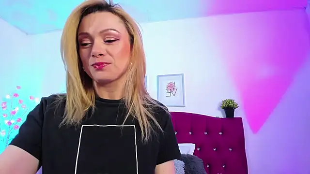 Snapshot of scarlett_blake11 chatting on 09.12.25 scarlett blake11 online show from 09.12.25
