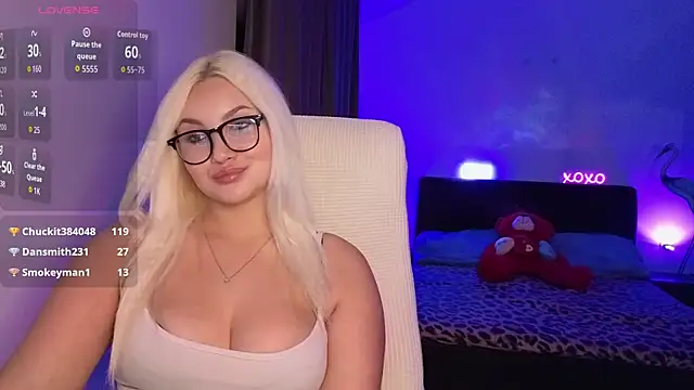 Snapshot of adrelaxina chatting on 07.28.26 adrelaxina online show from 07.28.26