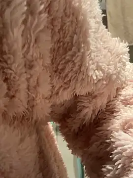 Snapshot of sushan_love chatting on 12.15.25 sushan love online show from 12.15.25