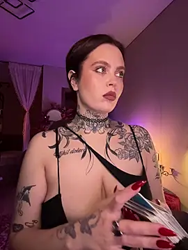 Mariiiiiway online show from 11.10.25