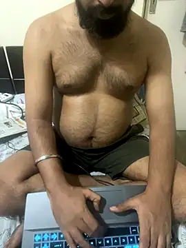 Snapshot of Horney_spidy chatting on 11.21.25 Horney spidy online show from 11.21.25