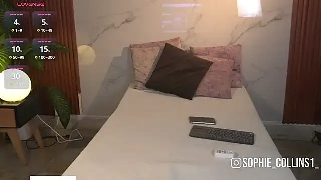 SophieCollins 1 online show from 04.12.26