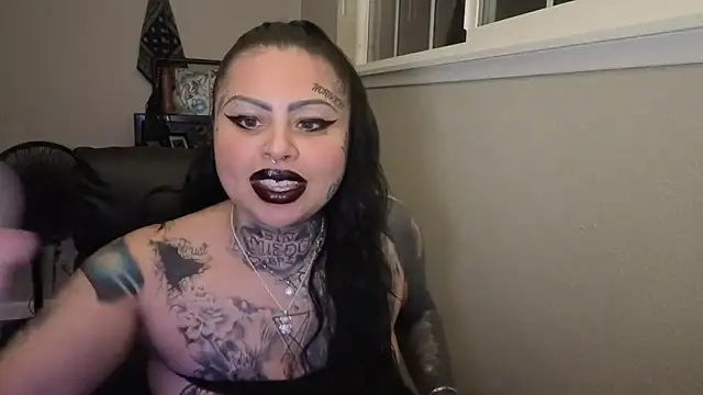 chicanachic13 online show from 04.18.26