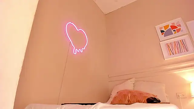  aleja x online show from 10.17.25