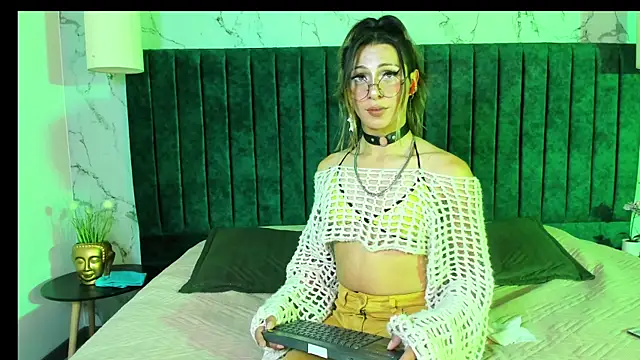 Snapshot of AustinJones_ chatting on 10.23.25 AustinJones online show from 10.23.25