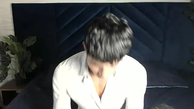 Snapshot of AustinJones_ chatting on 11.14.25 AustinJones online show from 11.14.25