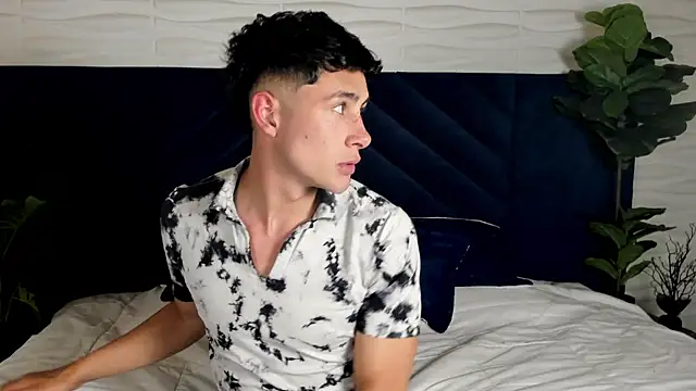 Snapshot of AustinJones_ chatting on 11.17.25 AustinJones online show from 11.17.25