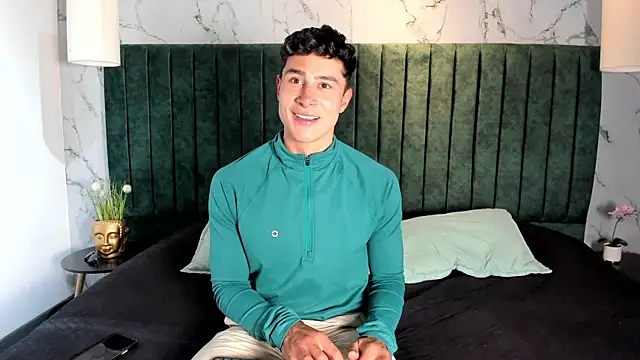 Snapshot of AustinJones_ chatting on 11.30.25 AustinJones online show from 11.30.25