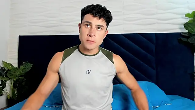 Snapshot of AustinJones_ chatting on 12.03.25 AustinJones online show from 12.03.25