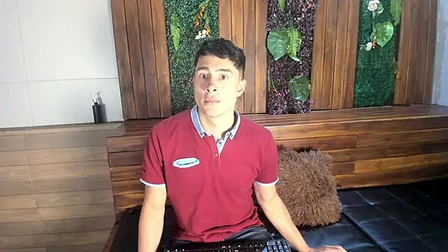 Snapshot of AustinJones_ chatting on 12.14.25 AustinJones online show from 12.14.25