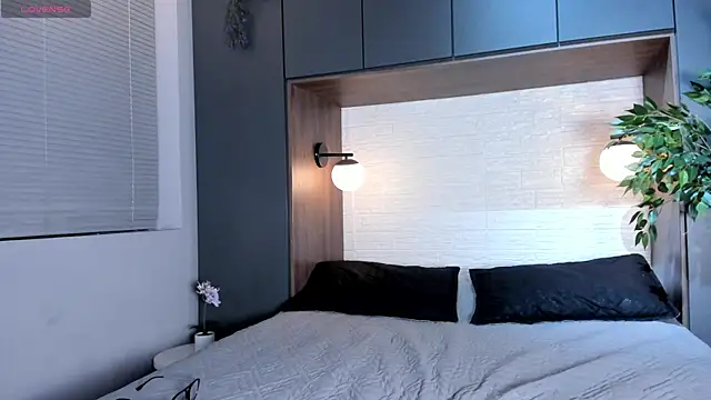 Snapshot of AustinJones_ chatting on 12.19.25 AustinJones online show from 12.19.25