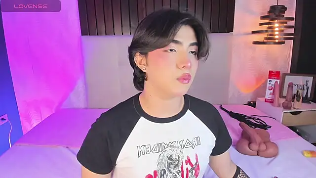 Creamy Angelo online show from 01.08.26