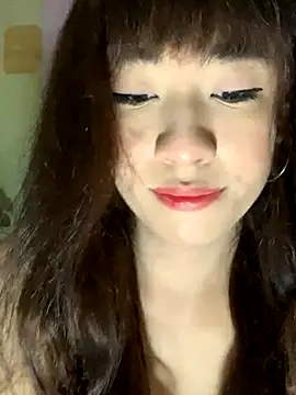 Snapshot of SassyLaurier chatting on 10.26.25 SassyLaurier online show from 10.26.25