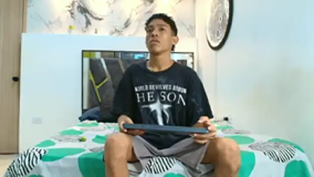 BEAUTY BOYS1 online show from 10.24.25