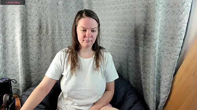 MiaLores online show from 09.09.25