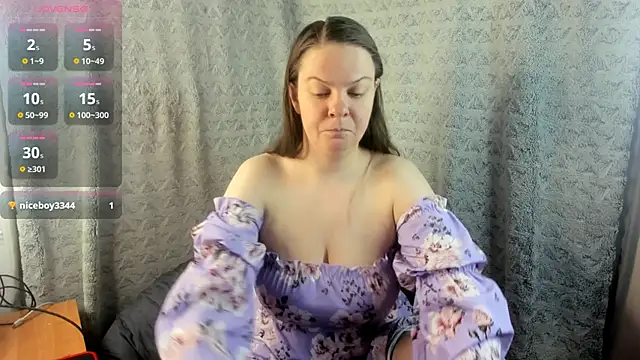 MiaLores online show from 02.25.26