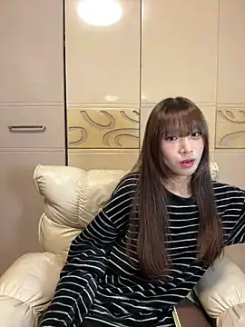 Snapshot of ANZ5201 chatting on 10.11.25 ANZ5201 online show from 10.11.25