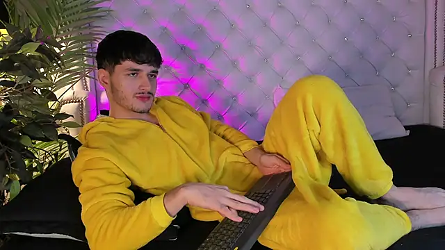 LiamMuller online show from 12.03.25