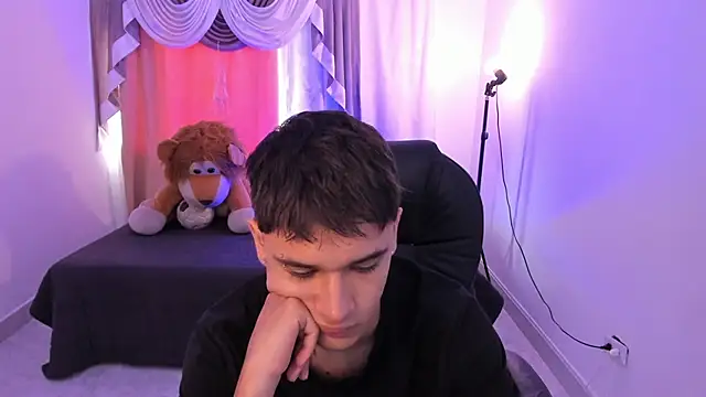 Aron Boyy online show from 04.07.26