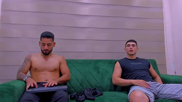 Snapshot of mike_friends chatting on 11.19.25 mike friends online show from 11.19.25