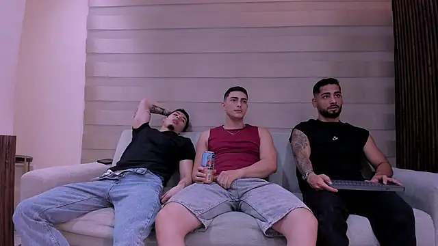 Snapshot of mike_friends chatting on 11.27.25 mike friends online show from 11.27.25