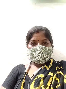 Snapshot of crazcy-couples chatting on 10.04.25 crazcy-couples online show from 10.04.25