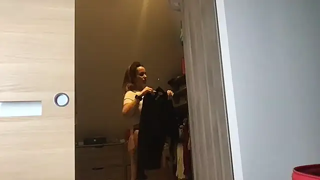 AmyStone   online show from 12.04.25