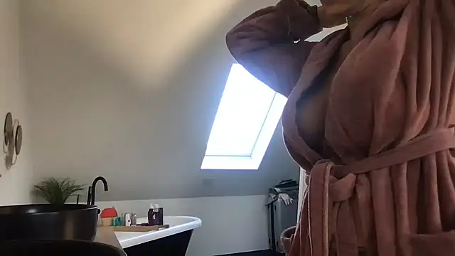 AmyStone   online show from 04.14.26