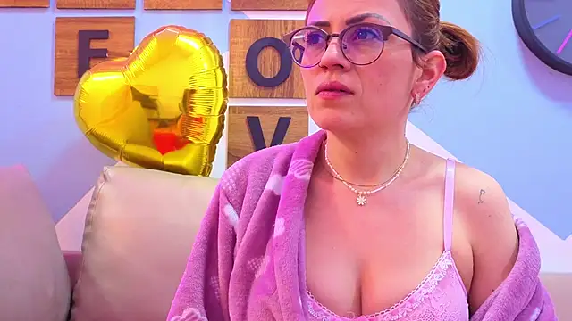 Victoria Fallon online show from 11.19.25