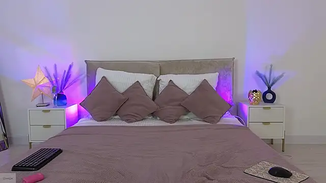 Jules night online show from 11.08.25