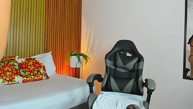 liliand  online show from 12.05.25