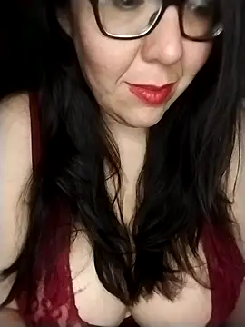 Snapshot of lucecitaxxx chatting on 09.21.25 lucecitaxxx online show from 09.21.25